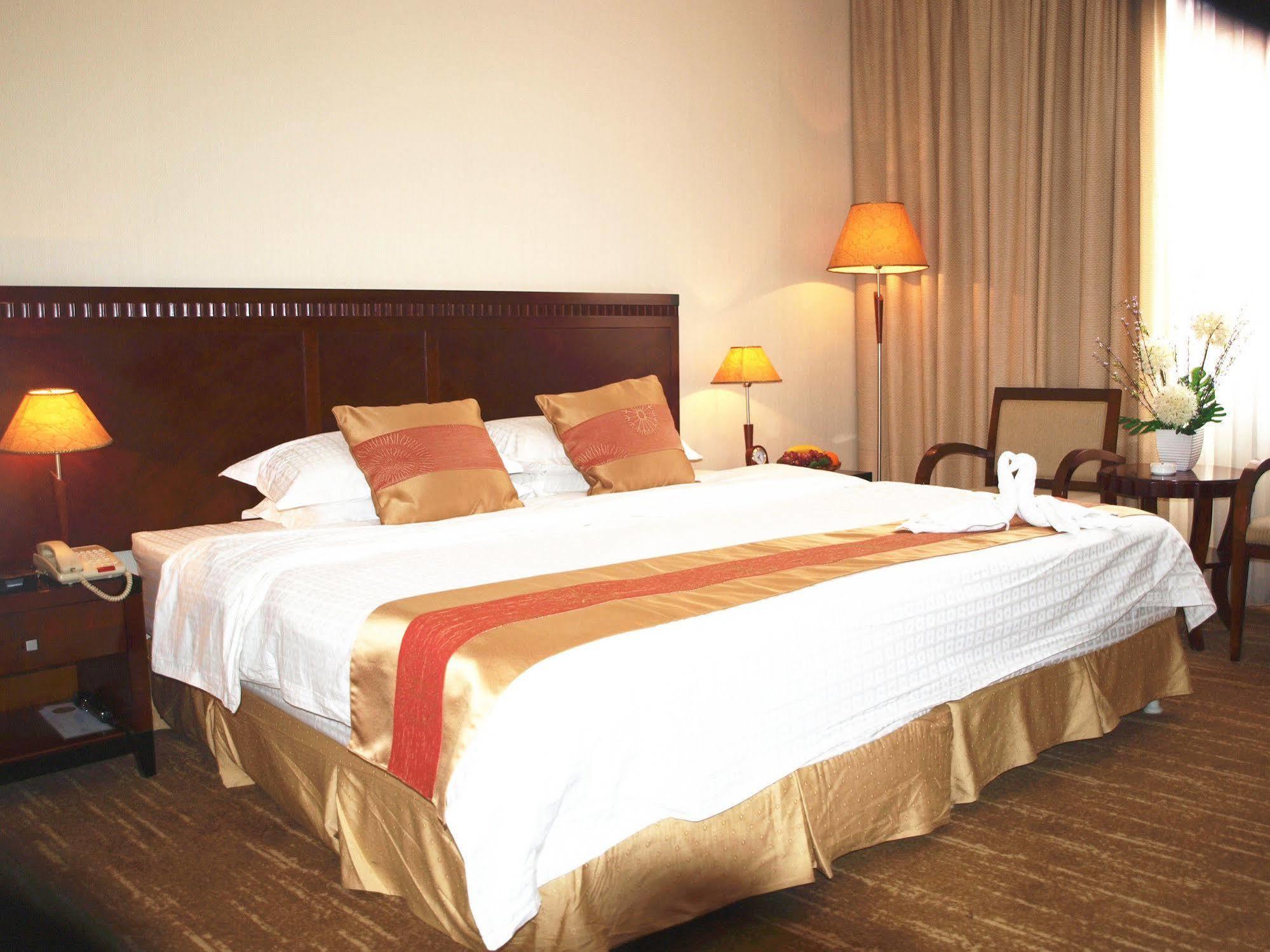 Century Hotel Taicang Extérieur photo
